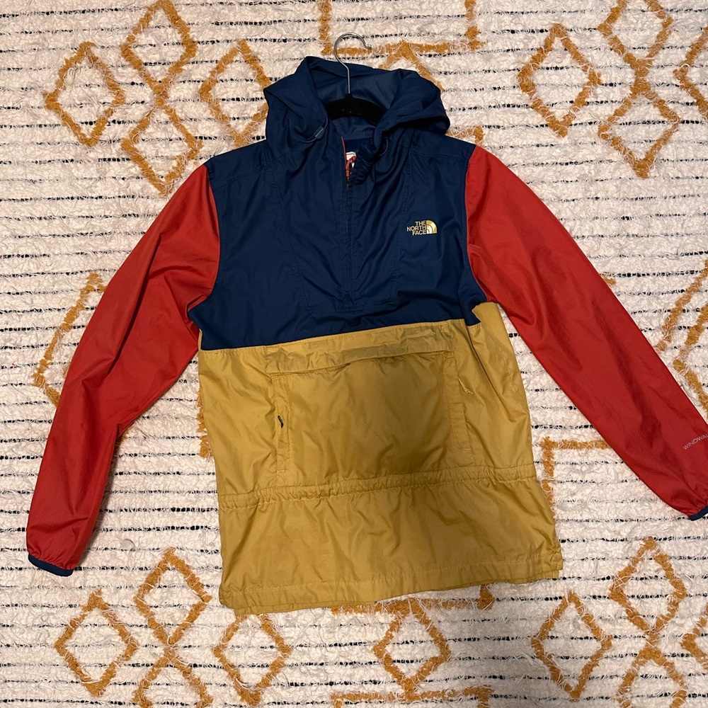The North Face packable windbreaker/pullover Jacket